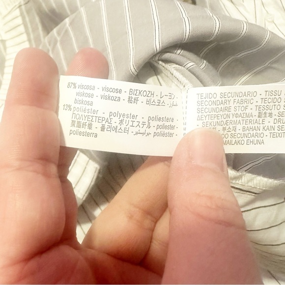 NWT Zara• Women’s oversized great & white striped  button down size medium - Picture 9 of 10